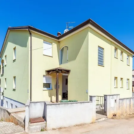 Brigita A2 アパート *